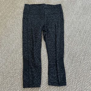 Lululemon Black Cheetah Cropped Leggings - Size 10